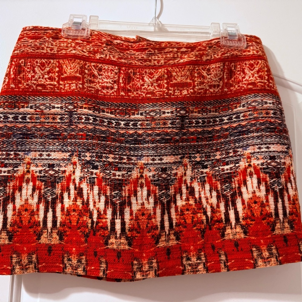 H&M Red and Black Geometric Mini Skirt